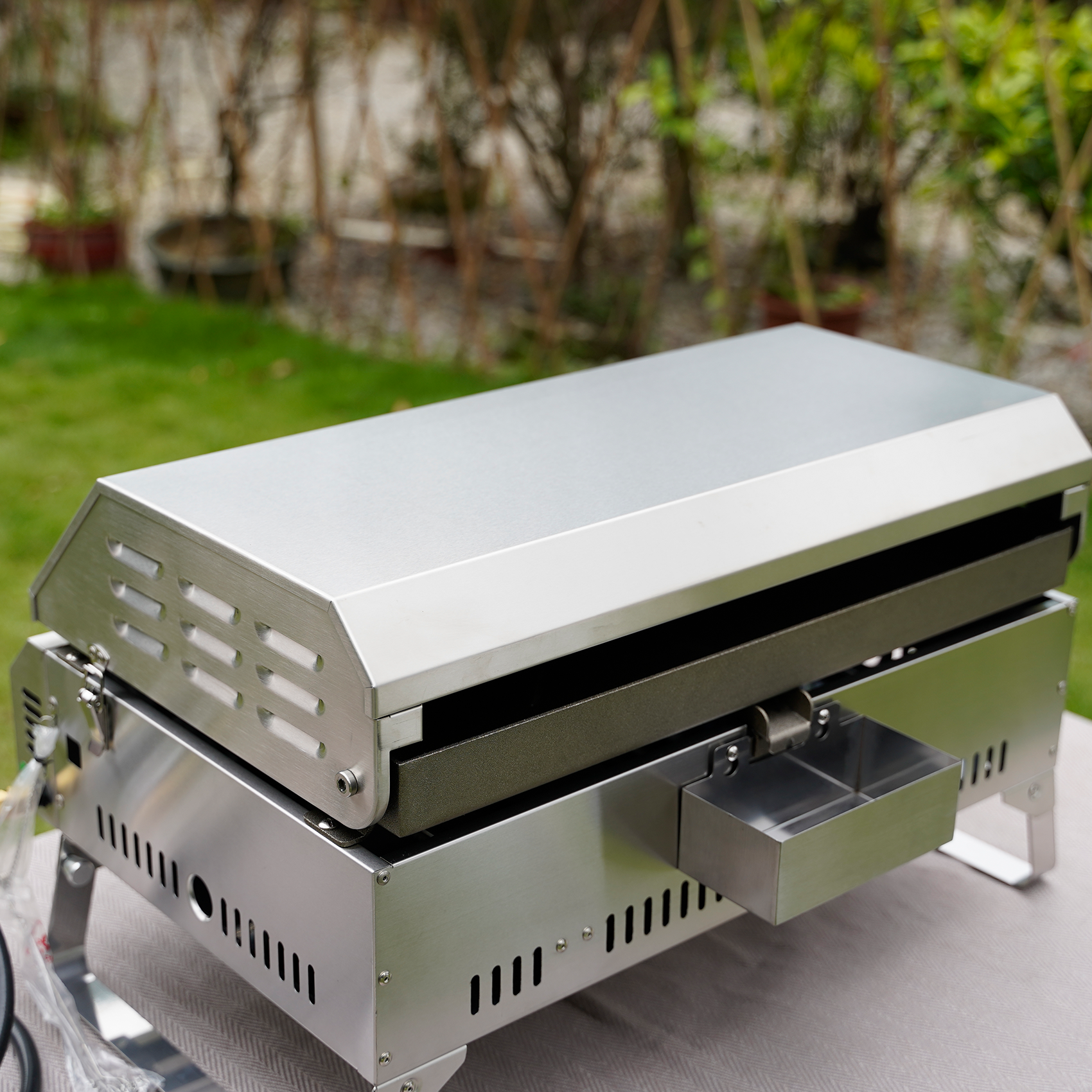 Tabletop Gas Griddle Grill with Lid, 3-Burner